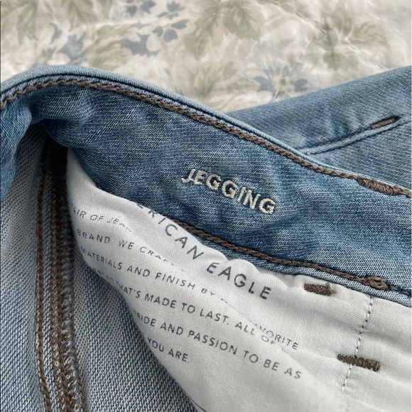 AE Super Stretch Light Wash Jegging Size 6R - Picture 4 of 7